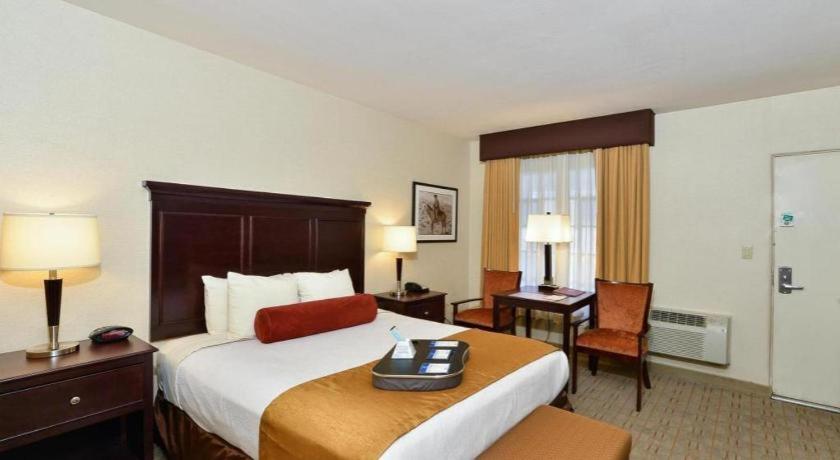 เบสต์เวสเทิร์น ฟรอนเทียร์ โมเทล Hotel โลนไพน์ ภายนอก รูปภาพ