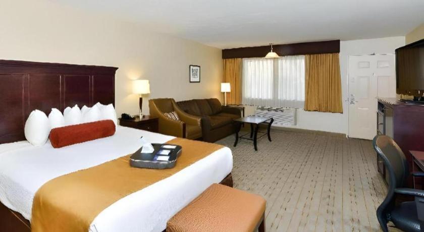 เบสต์เวสเทิร์น ฟรอนเทียร์ โมเทล Hotel โลนไพน์ ภายนอก รูปภาพ