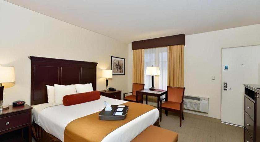 เบสต์เวสเทิร์น ฟรอนเทียร์ โมเทล Hotel โลนไพน์ ภายนอก รูปภาพ